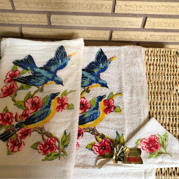 60's Blue Jay Bathroom Towel Set - NOW - Kathaway Canada - Hostess Gift - Towels - Picture 7 of 10